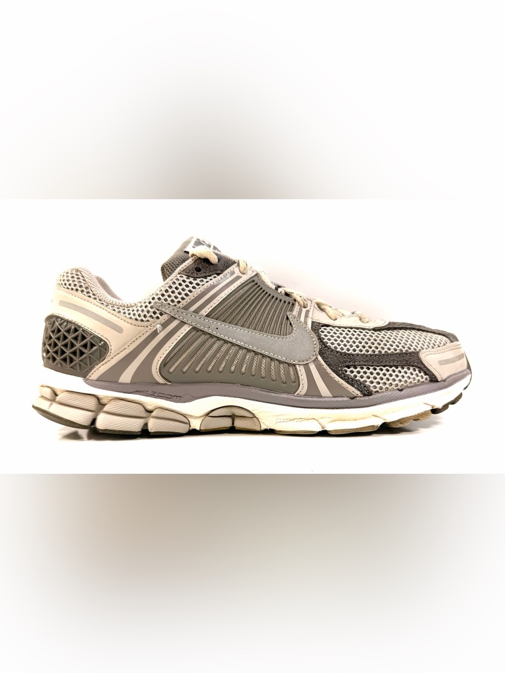 Nike Air Zoom Vomero 5 (267)